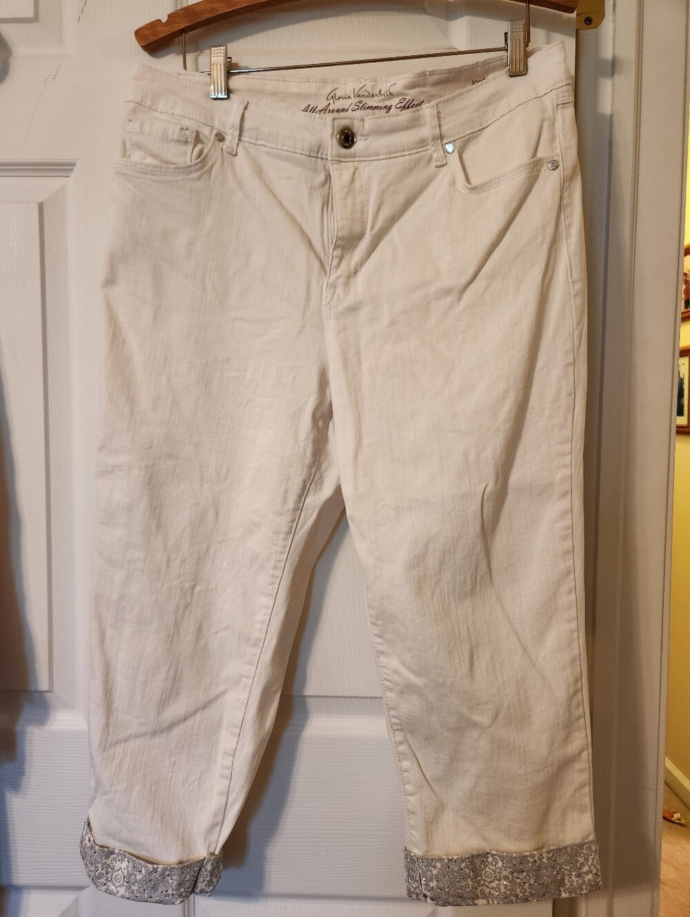 Gloria Vanderbult, white capri with silver cuffs, sz 14
